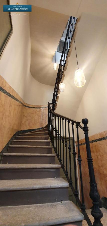 B&B La Corte Antica - Luino Lago Maggiore Экстерьер фото