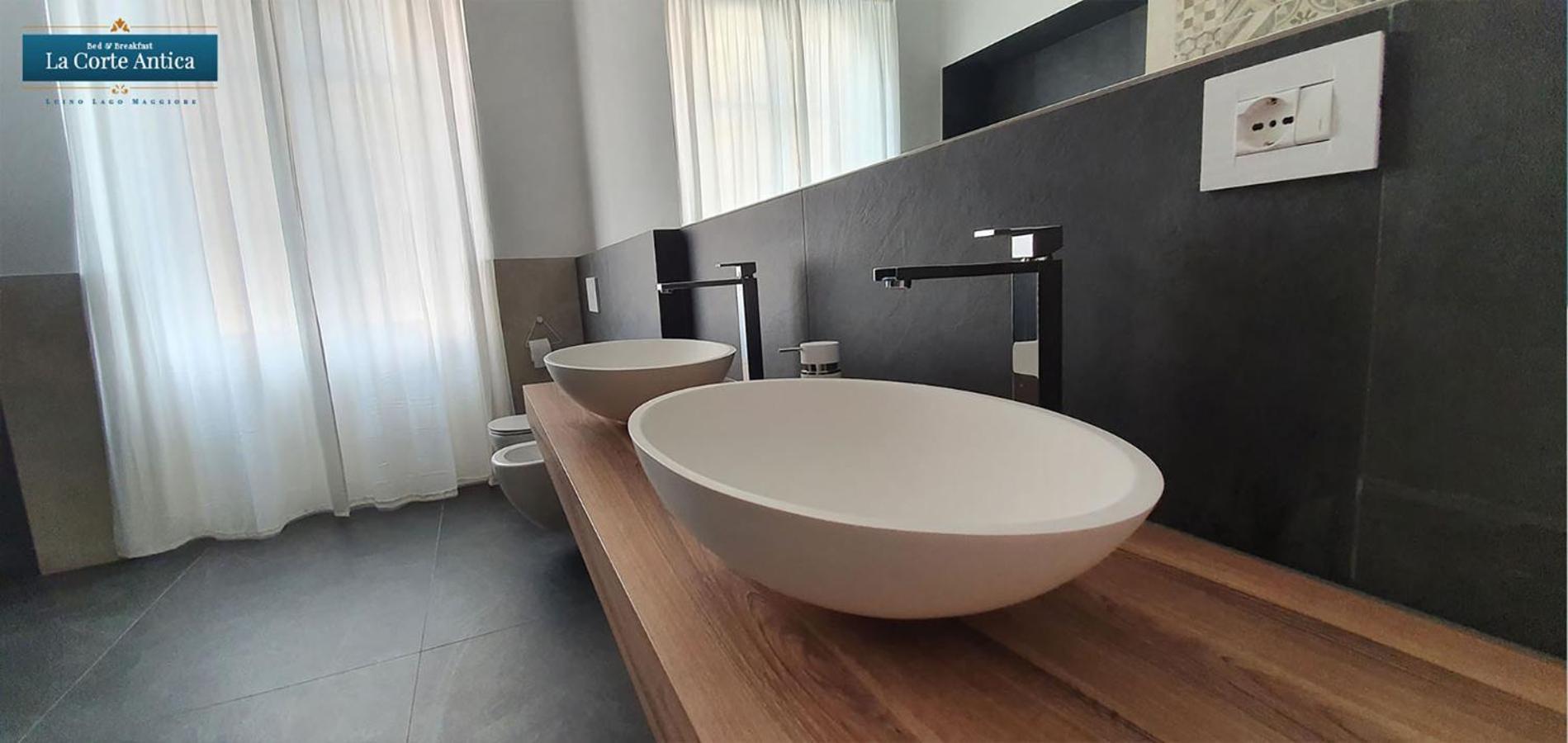 B&B La Corte Antica - Luino Lago Maggiore Экстерьер фото